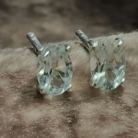 Brazilian Goshenite Solitare Stud Earrings in Sterling Silver - Picture 8 of 14